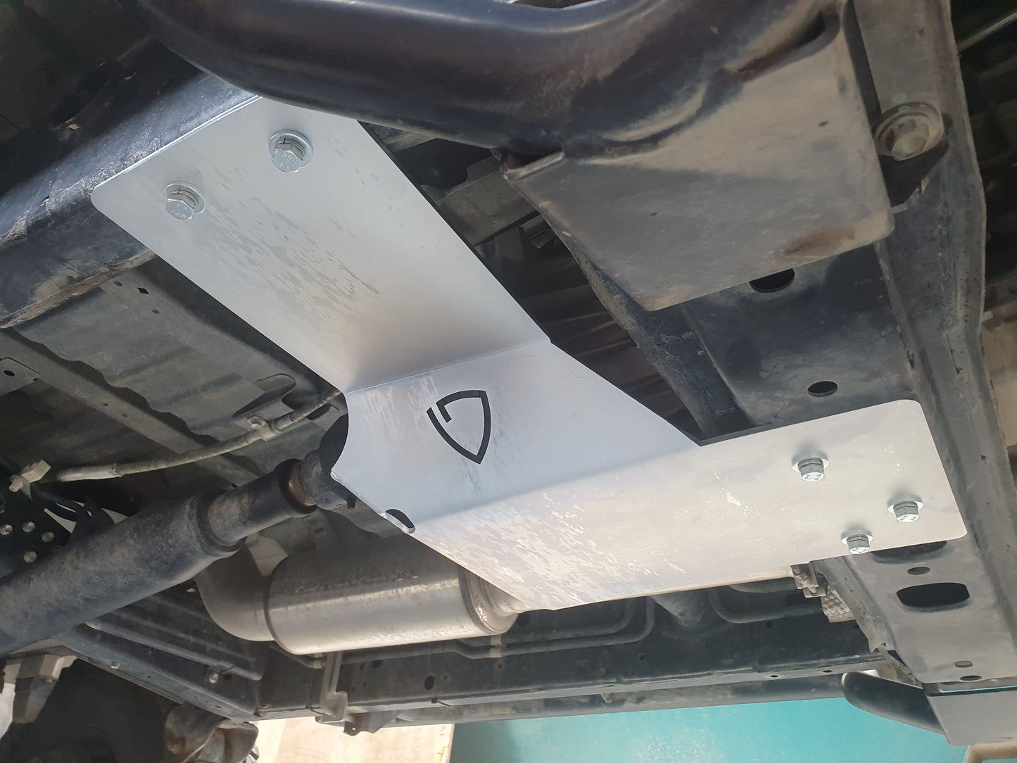 Toyota Landcruiser Transfer case guard VDJ 76/78/79 series