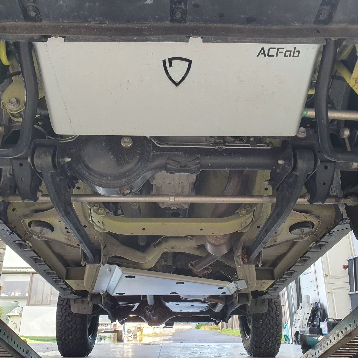 Suzuki Jimny 2018+ Transfer case bash plate