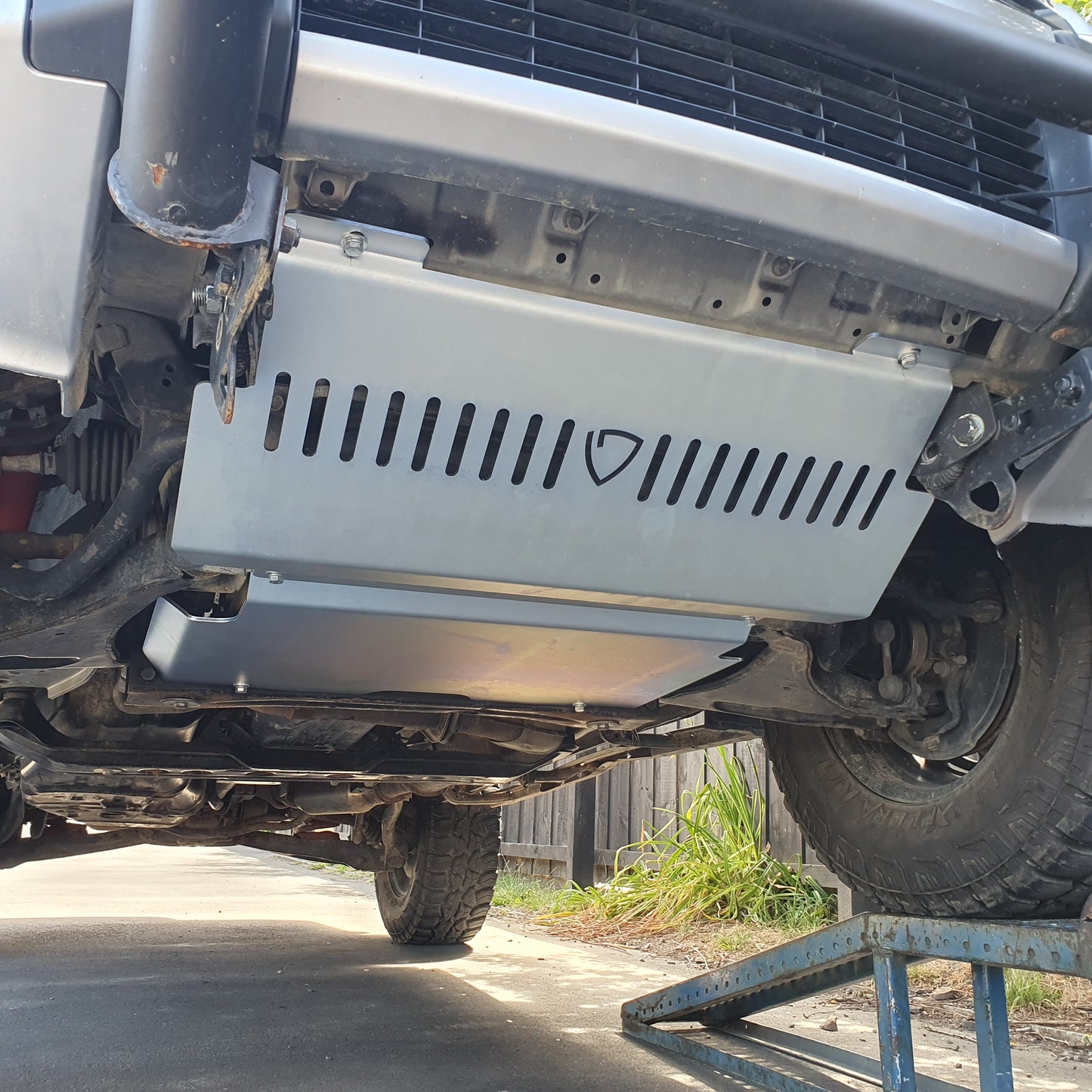 Mitsubishi Pajero NM - NP Gen 3 Bash Plates Aluminium 